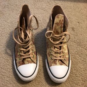 Converse high top sneaker in animal print size 9